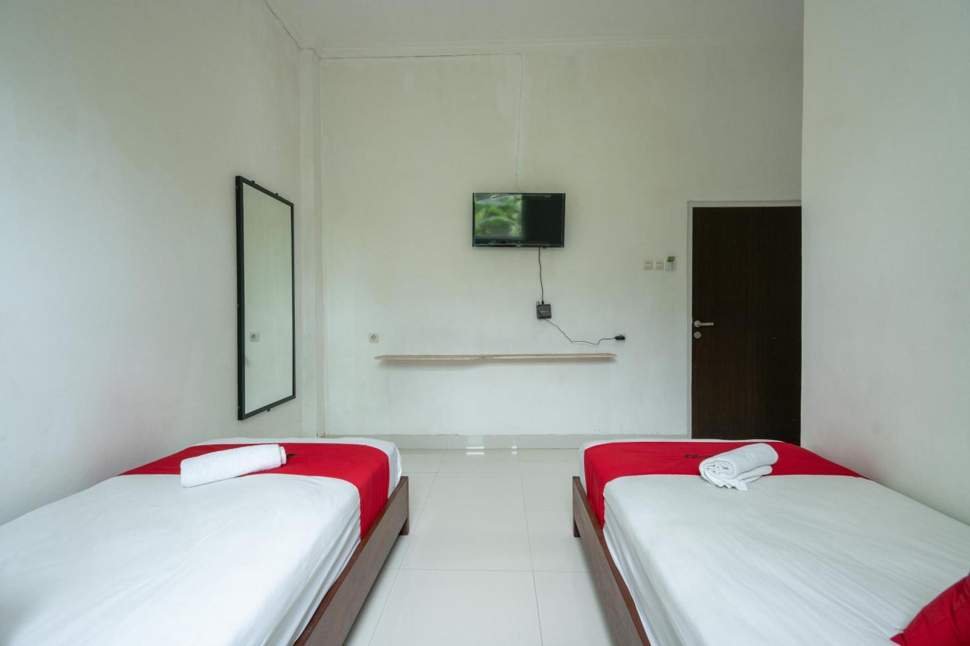 RedDoorz near Bali Zoo Ubud Sukawati  Bagian luar foto