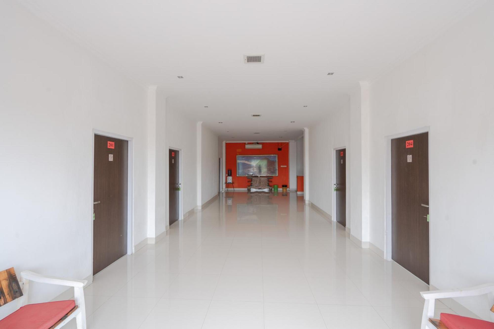 RedDoorz near Bali Zoo Ubud Sukawati  Bagian luar foto